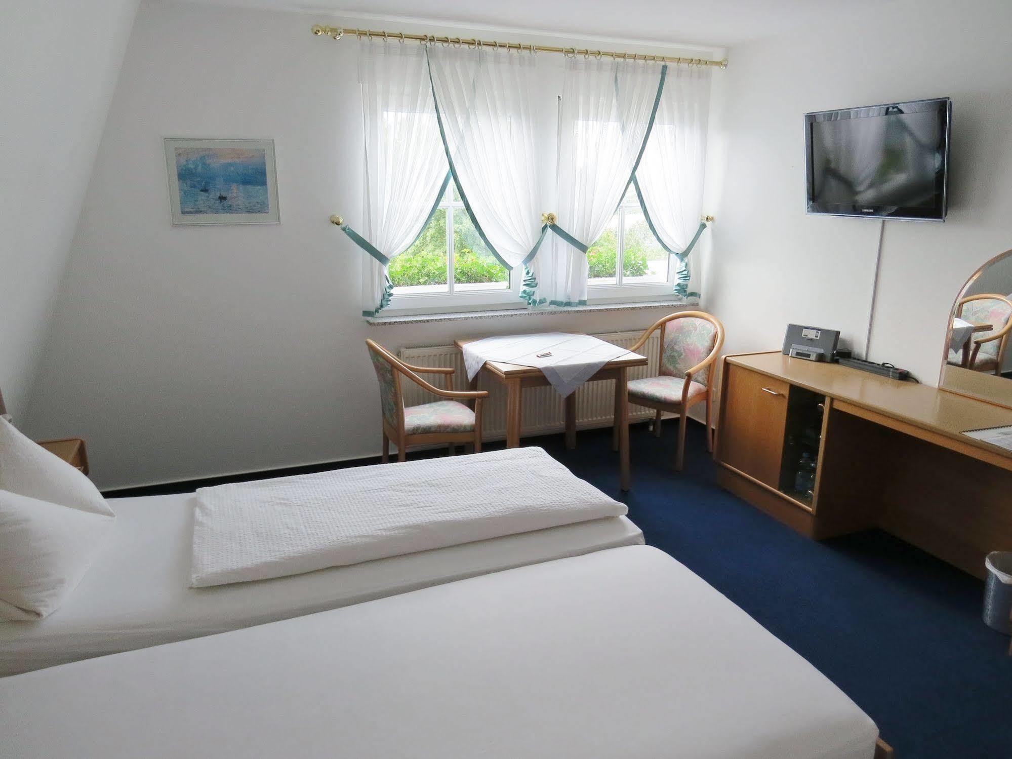 Hotel Retterath am Nürburgring Wiesemscheid Exterior foto