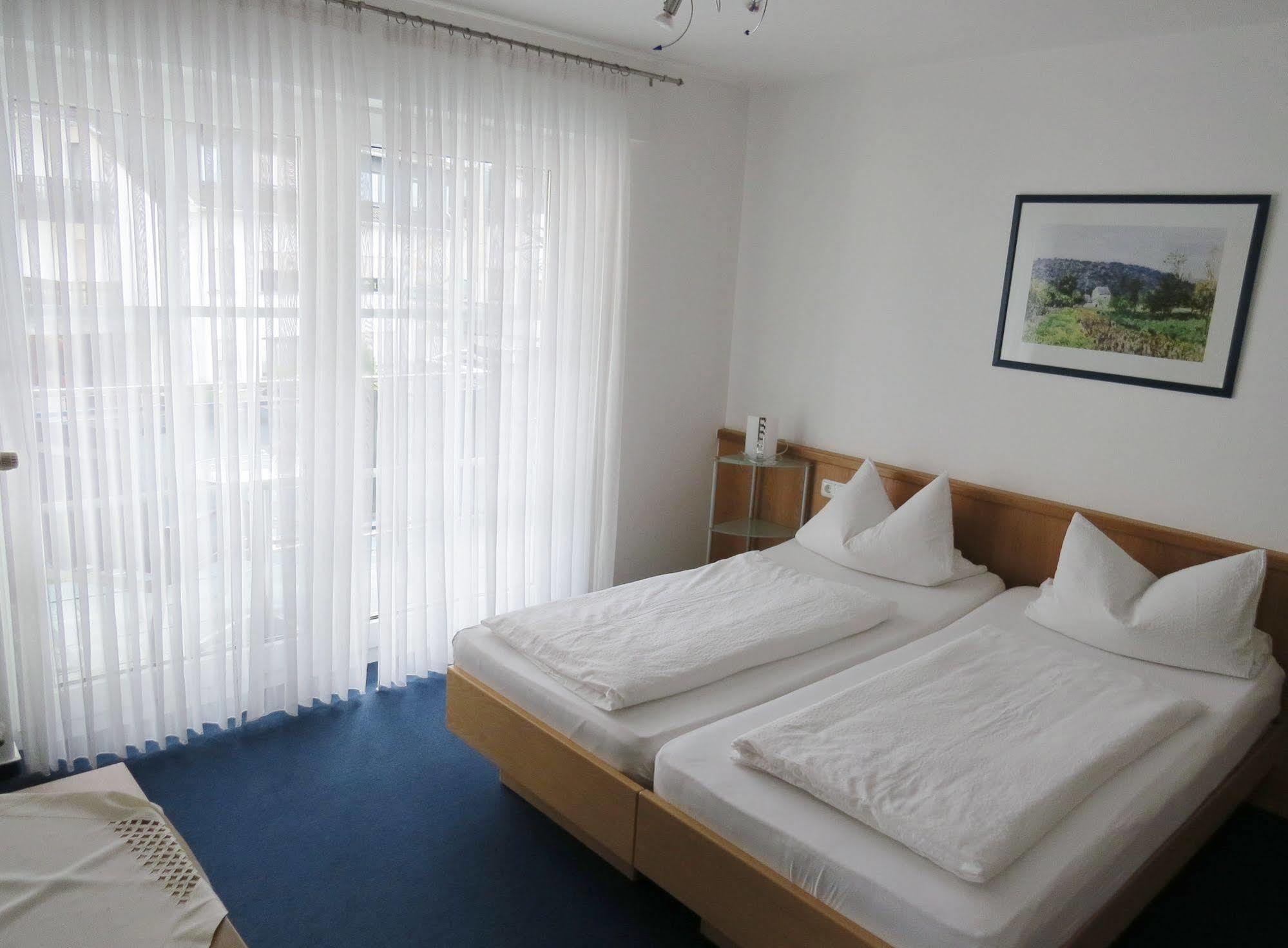 Hotel Retterath am Nürburgring Wiesemscheid Exterior foto