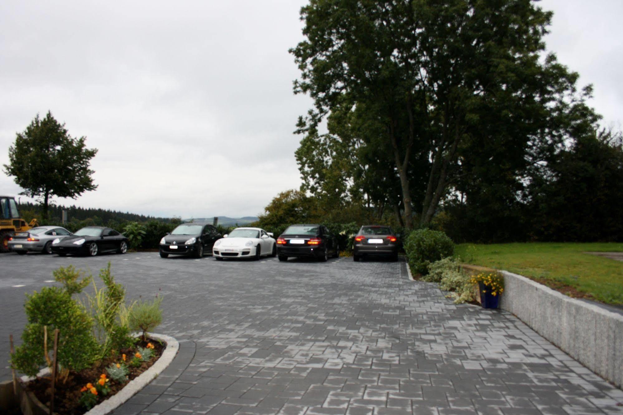 Hotel Retterath am Nürburgring Wiesemscheid Exterior foto