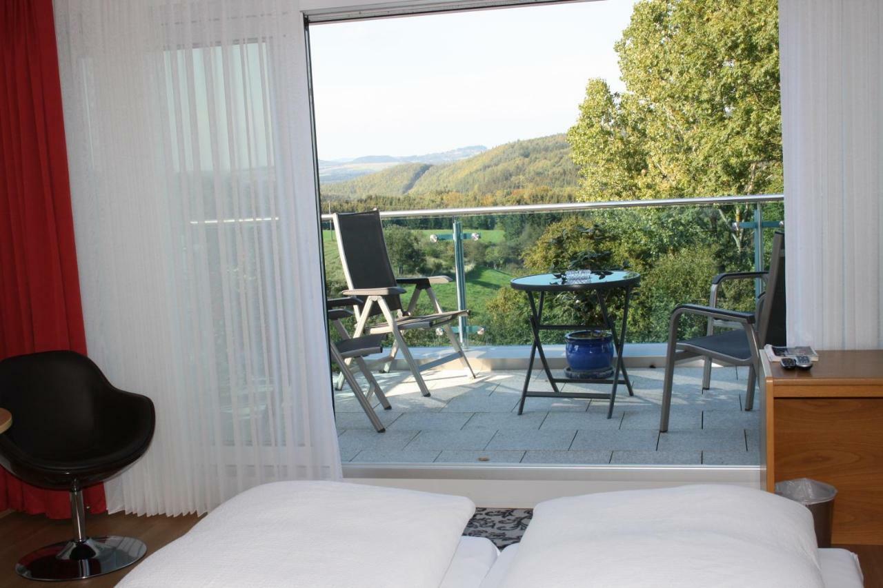 Hotel Retterath am Nürburgring Wiesemscheid Exterior foto